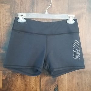 IAB booty short - sz 8